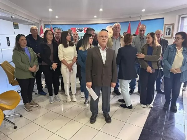 Partide büyük kriz: Tunceli'de CHP yönetimi kendilerini binaya kilitleyip nöbet başlattı